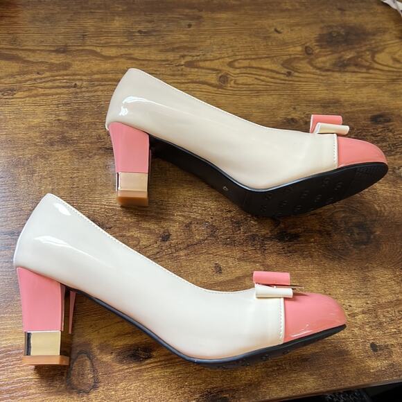 Ephemeral Retro Pin Up Baby Pink & Tan Patent Round Bow Toe Heels - Picture 4 of 12